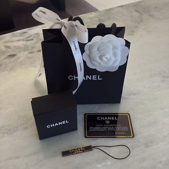 Brand New Chanel CC Earrings Full Inclusion AUTHENTIC. - Picture 2 of 6